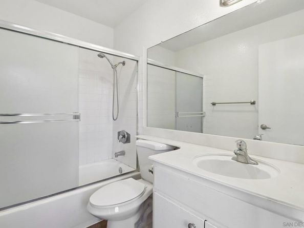 4064 Crystal Dawn Ln 206, San Diego CA 92122