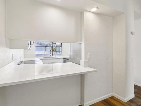4064 Crystal Dawn Ln 206, San Diego CA 92122