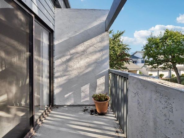 4064 Crystal Dawn Ln 206, San Diego CA 92122