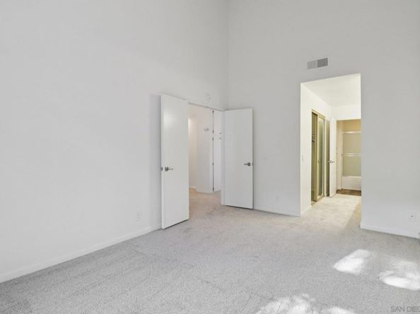 4064 Crystal Dawn Ln 206, San Diego CA 92122