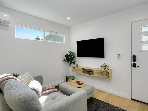 4751 Altadena Ave, San Diego CA 92115