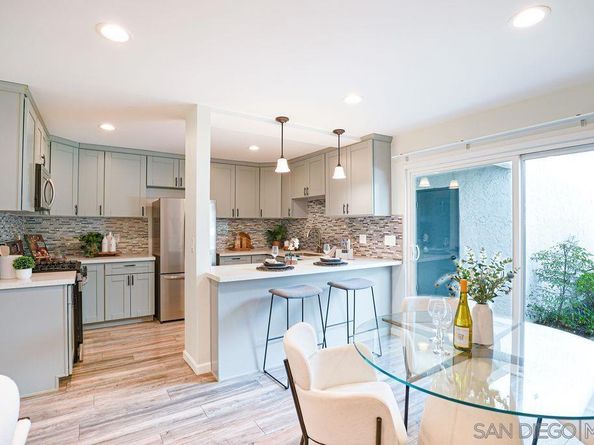 4064 Crystal Dawn 105, San Diego CA 92122