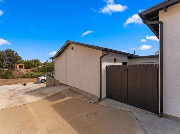 4961 E Mountain View Dr, San Diego CA 92116
