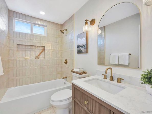 11384 Almazon St, San Diego CA 92129