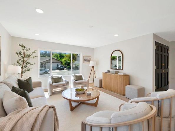 11384 Almazon St, San Diego CA 92129