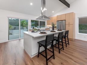 5522 Bloch St, San Diego CA 92122