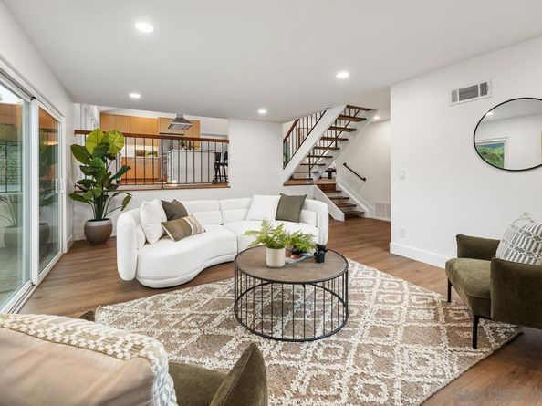 5522 Bloch St, San Diego CA 92122