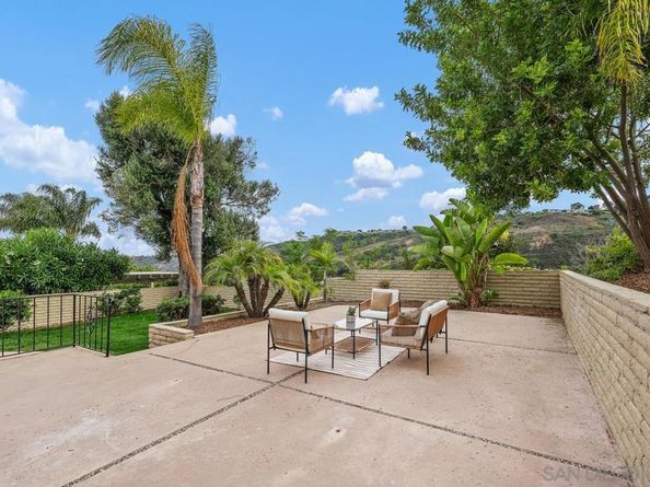 5522 Bloch St, San Diego CA 92122