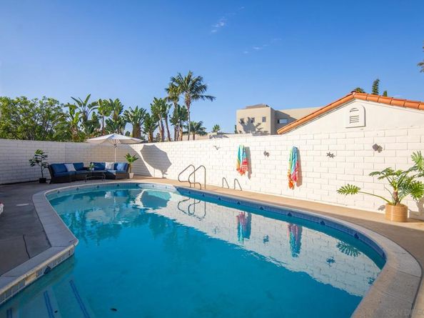 909 1st St, Coronado CA 92118