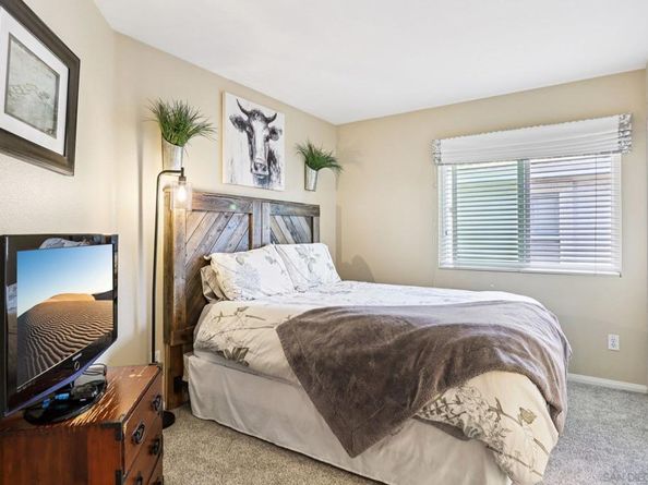 2904 Avenida Valera, Carlsbad CA 92009