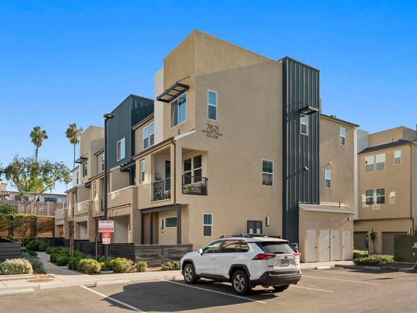 7621 University Avenue 102, La Mesa CA 91942
