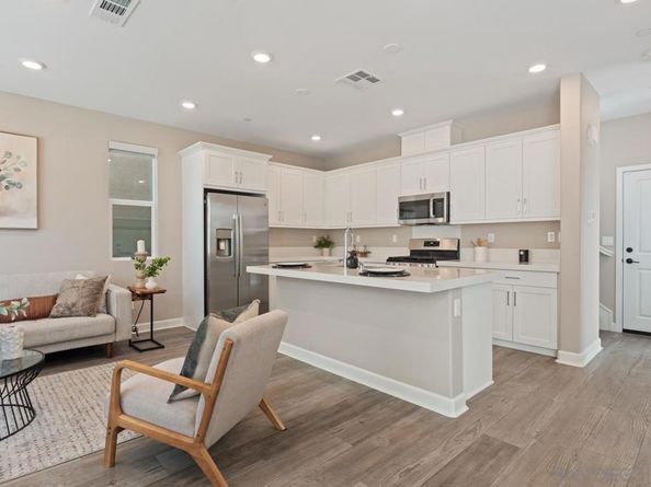 1938 Julie Dawn Pl, Escondido CA 92026