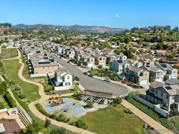 1938 Julie Dawn Pl, Escondido CA 92026