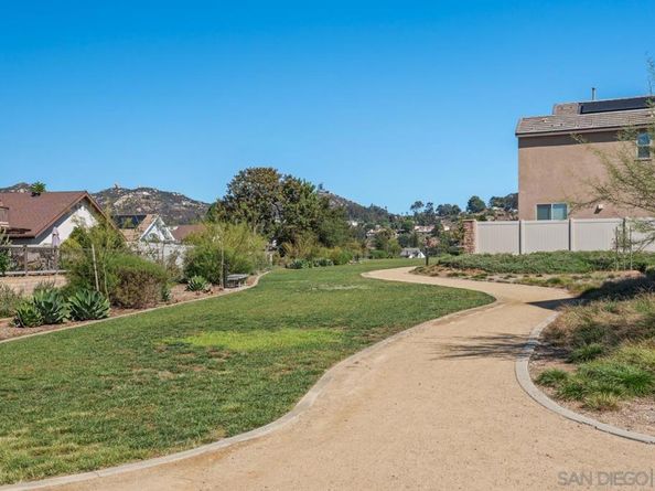 1938 Julie Dawn Pl, Escondido CA 92026