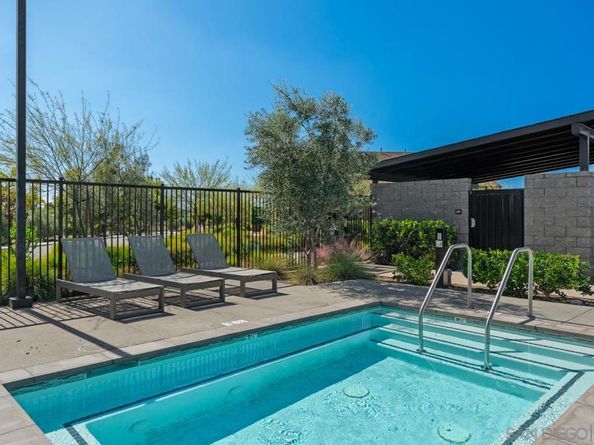 1938 Julie Dawn Pl, Escondido CA 92026