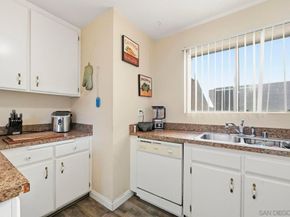 2566 White Oak Pl 6, Escondido CA 92027