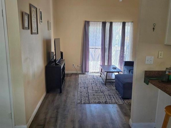 2566 White Oak Pl 6, Escondido CA 92027