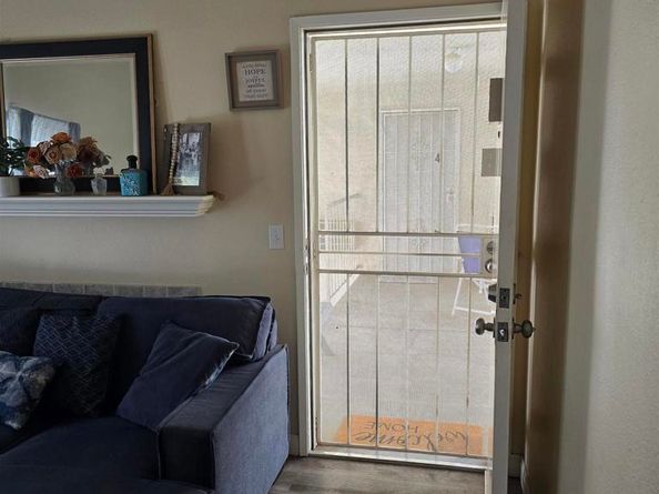 2566 White Oak Pl 6, Escondido CA 92027