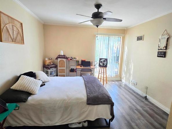 2566 White Oak Pl 6, Escondido CA 92027