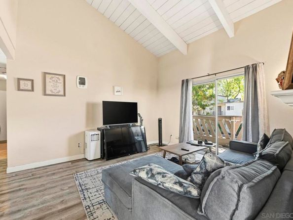 2566 White Oak Pl 6, Escondido CA 92027