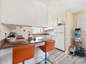 2566 White Oak Pl 6, Escondido CA 92027