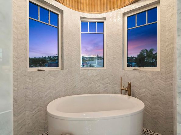 466 Westbourne St, La Jolla CA 92037