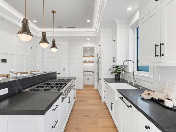 466 Westbourne St, La Jolla CA 92037