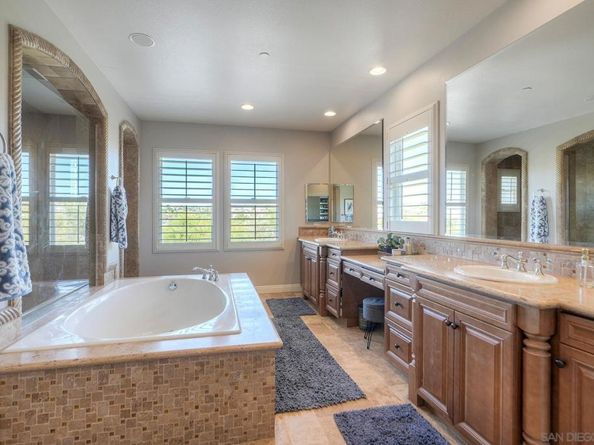 10055 Winecrest Rd, San Diego CA 92127