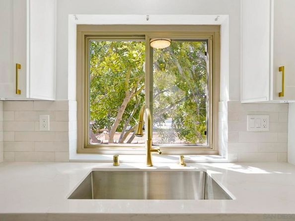 10668 Dabney Dr 122, San Diego CA 92126