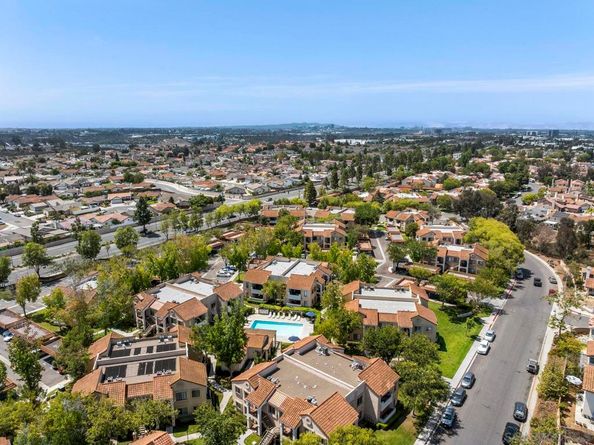 10668 Dabney Dr 122, San Diego CA 92126