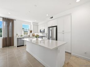 2217 Brix Gln, Escondido CA 92025