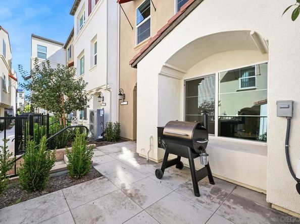 2217 Brix Gln, Escondido CA 92025