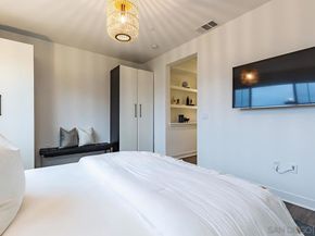 1120 Sea Glass Way, Oceanside CA 92054