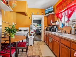 746 E 32nd Street, Los Angeles CA 90011