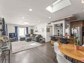 970 Palm Avenue 209, West Hollywood CA 90069