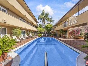970 Palm Avenue 209, West Hollywood CA 90069