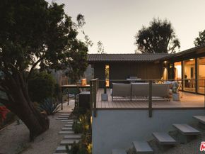 22910 Portage Circle Drive, Topanga CA 90290