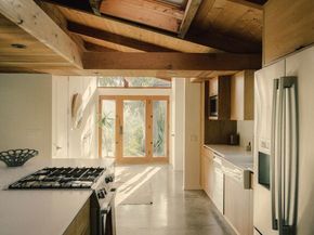 22910 Portage Circle Drive, Topanga CA 90290