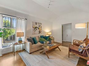 9039 Phyllis Avenue, West Hollywood CA 90069