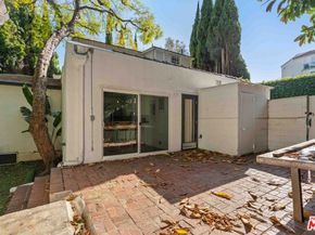 9039 Phyllis Avenue, West Hollywood CA 90069