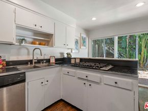 9039 Phyllis Avenue, West Hollywood CA 90069