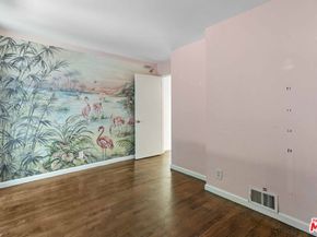 9039 Phyllis Avenue, West Hollywood CA 90069