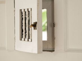 2320 N Beachwood Drive, Los Angeles CA 90068