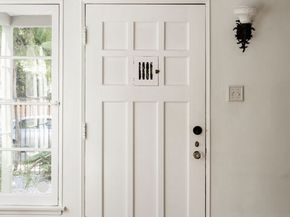 2320 N Beachwood Drive, Los Angeles CA 90068