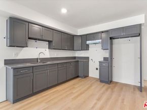 707 W 80th Street, Los Angeles CA 90044