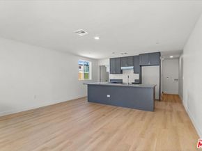 707 W 80th Street, Los Angeles CA 90044