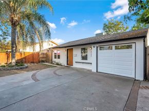 22142 Wyandotte, Canoga Park CA 91303