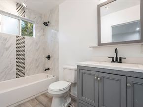 22142 Wyandotte, Canoga Park CA 91303