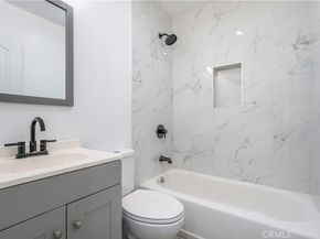 22142 Wyandotte, Canoga Park CA 91303