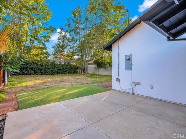 22142 Wyandotte, Canoga Park CA 91303